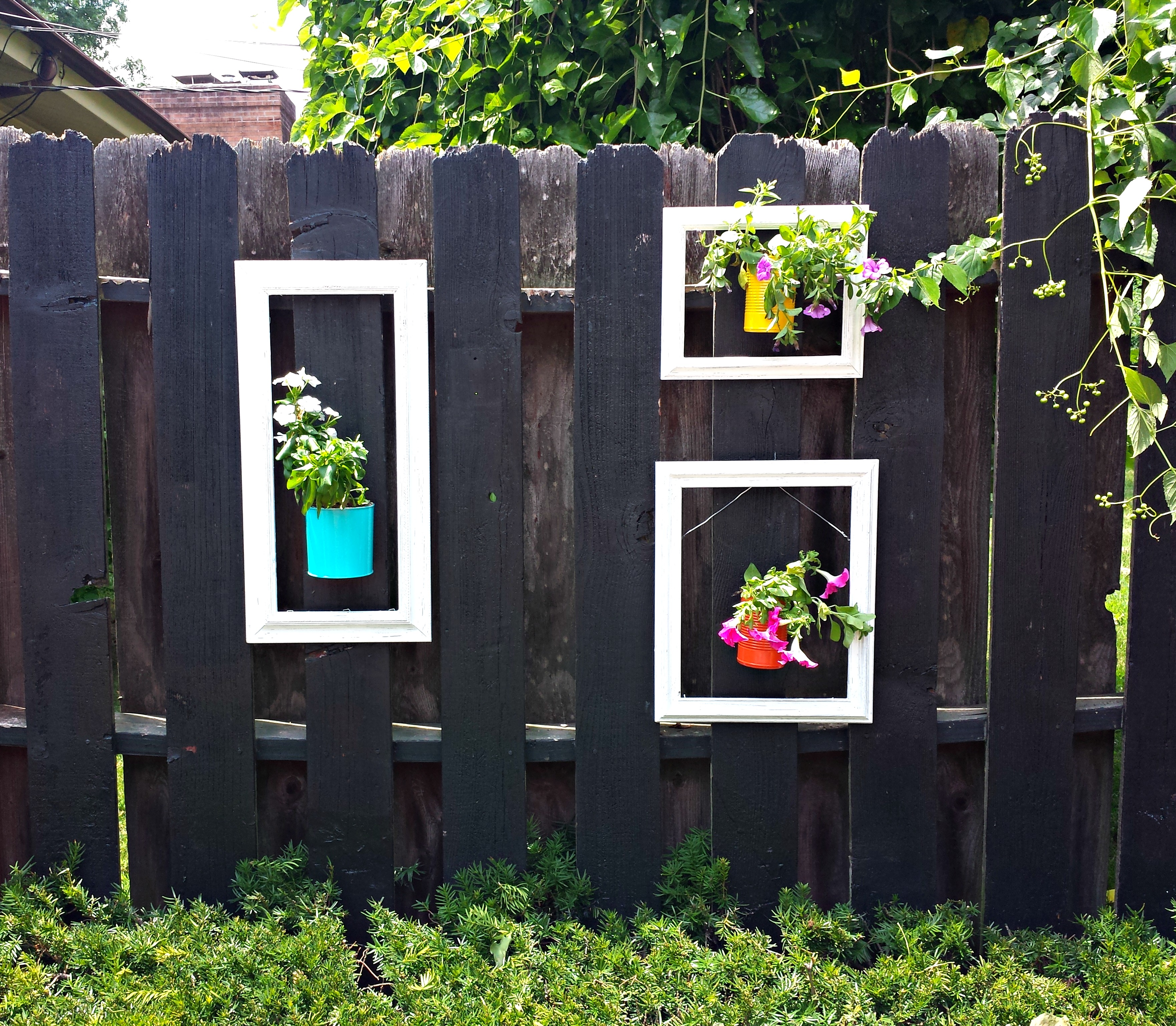 DIY Garden Fence Wall Ideas